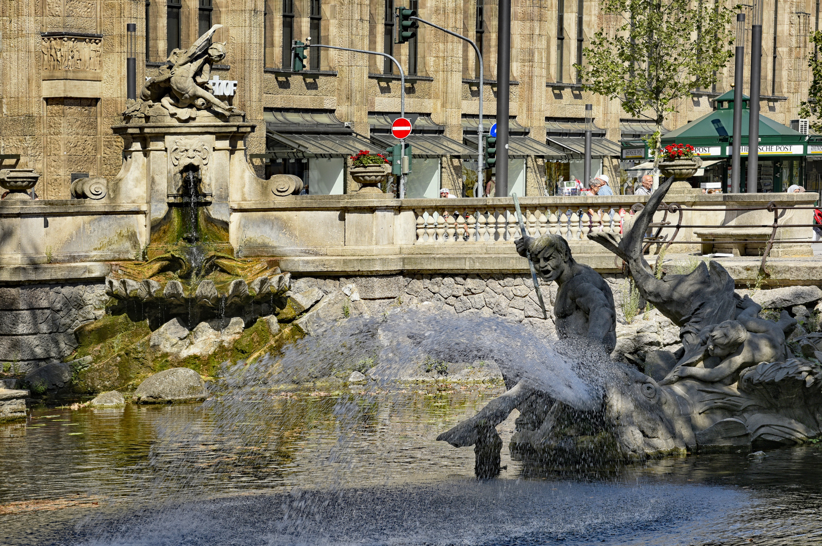 Düsseldorf Triton Brunnen - Kö -