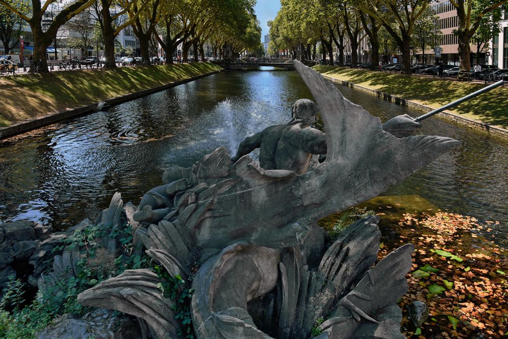 Düsseldorf Tritonenbrunnen Foto & Bild city, world, outdoor