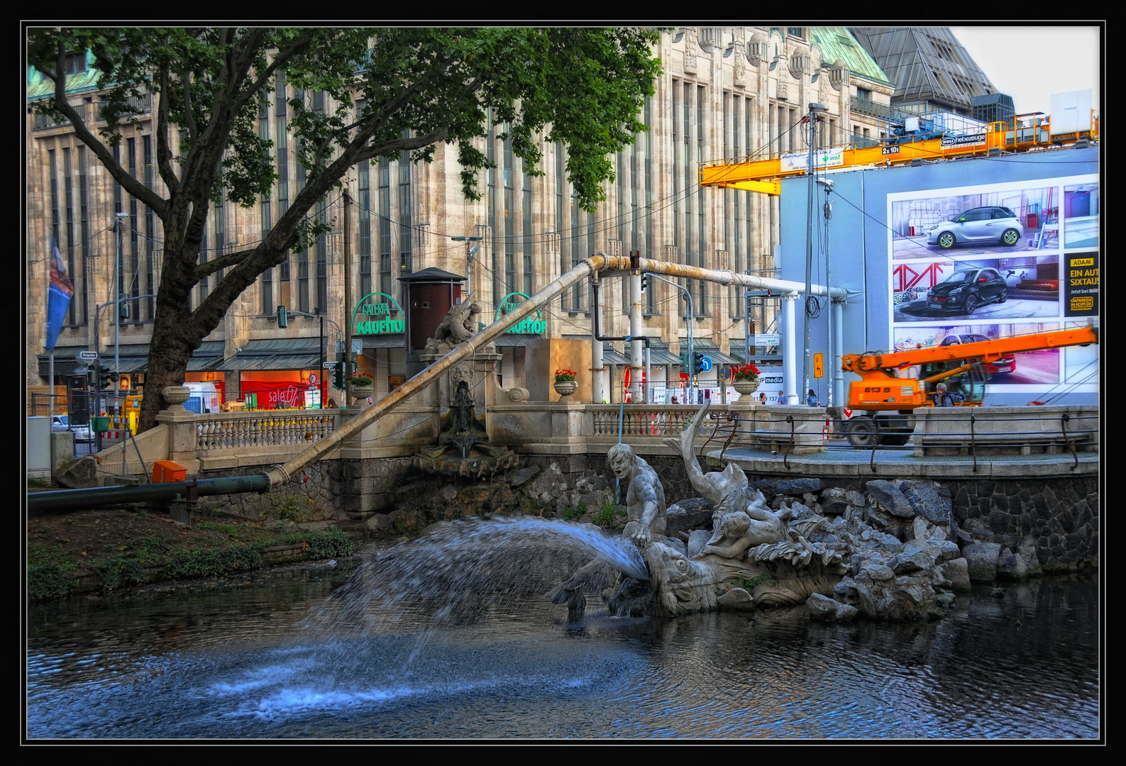 Düsseldorf : Tritonenbrunnen am Kö-Graben II