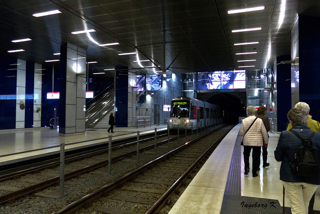 Düsseldorf U Bahn Ankunft Schadowstraße Foto & Bild world