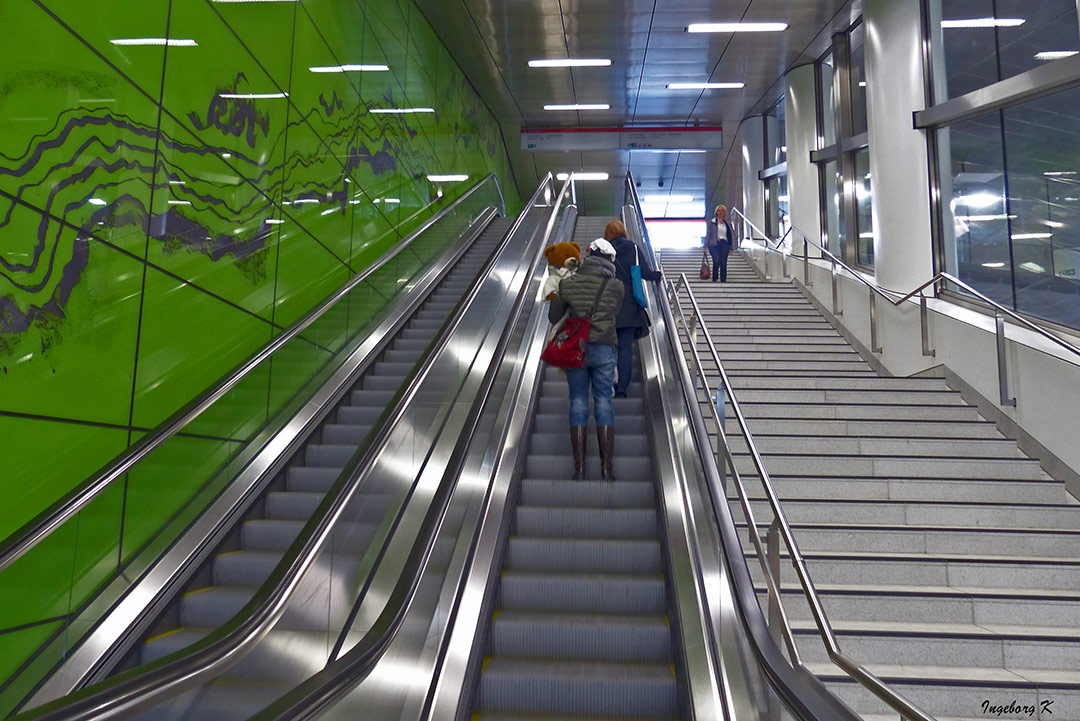 Düsseldorf - U-Bahn Treppe Graf-Adolf-Straße