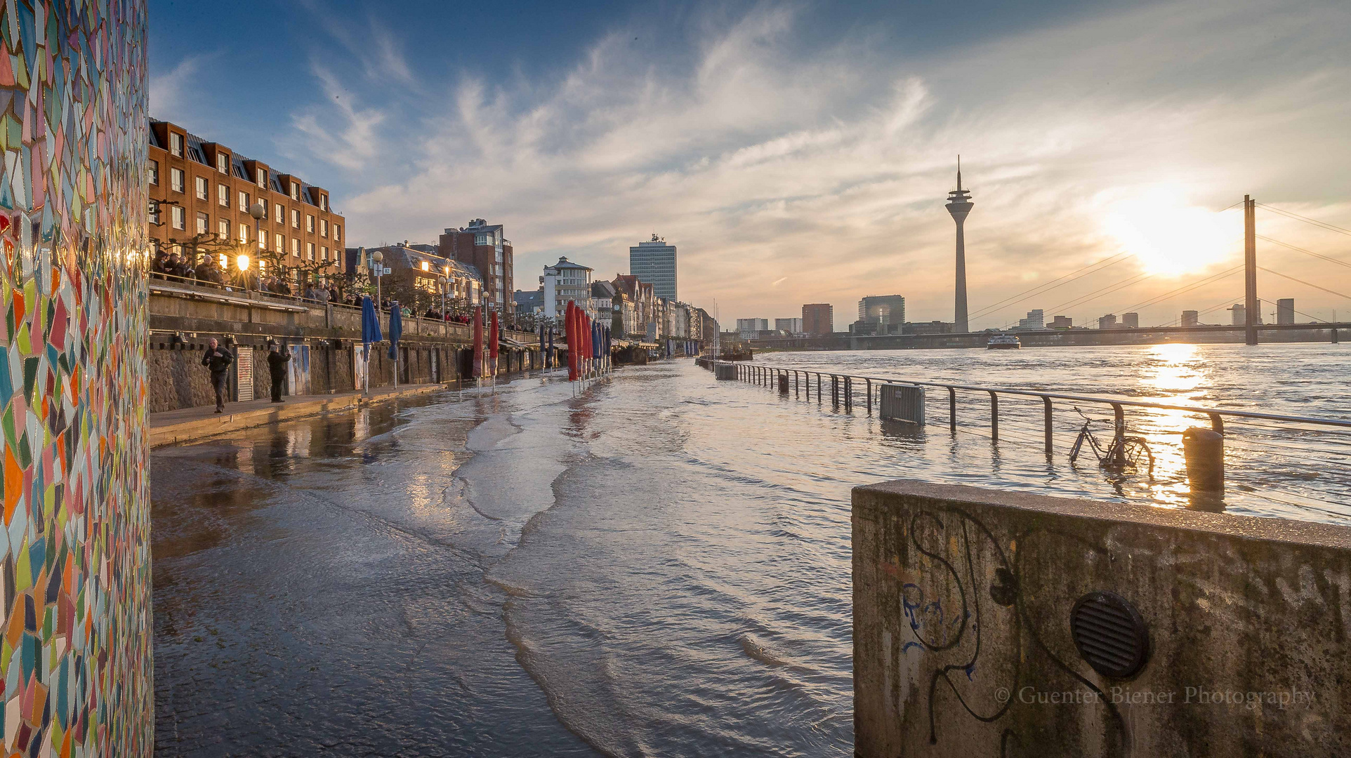 Düsseldorf unter Wasser........