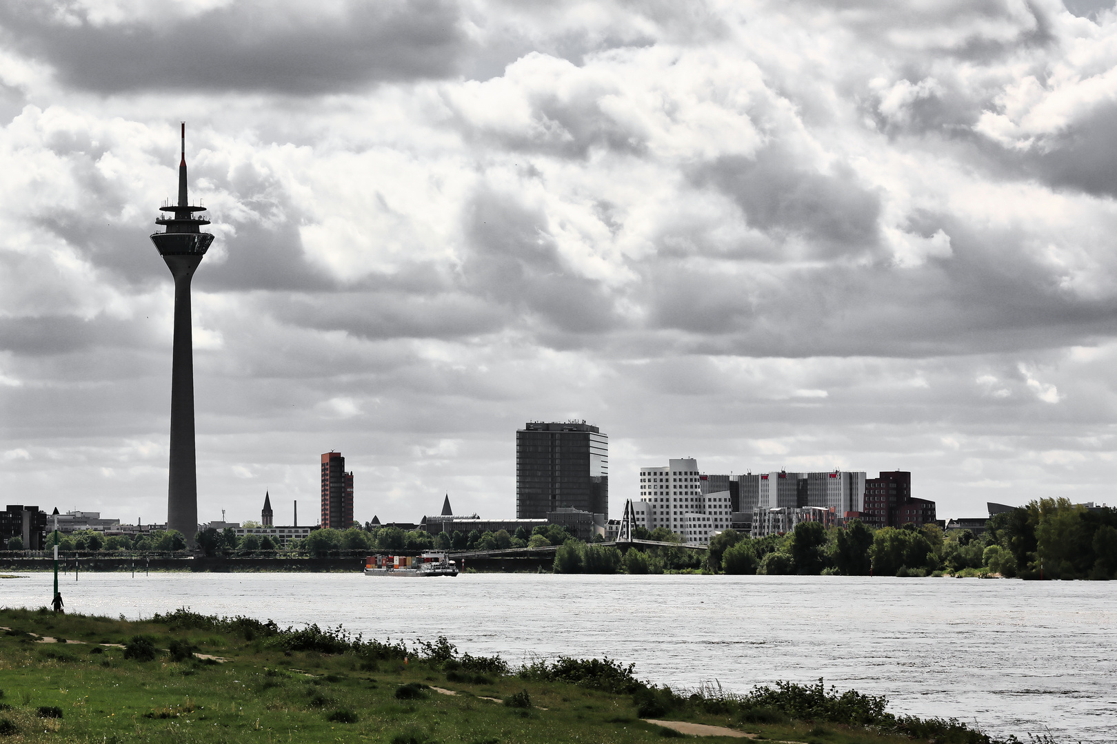 Düsseldorf von Heerd aus