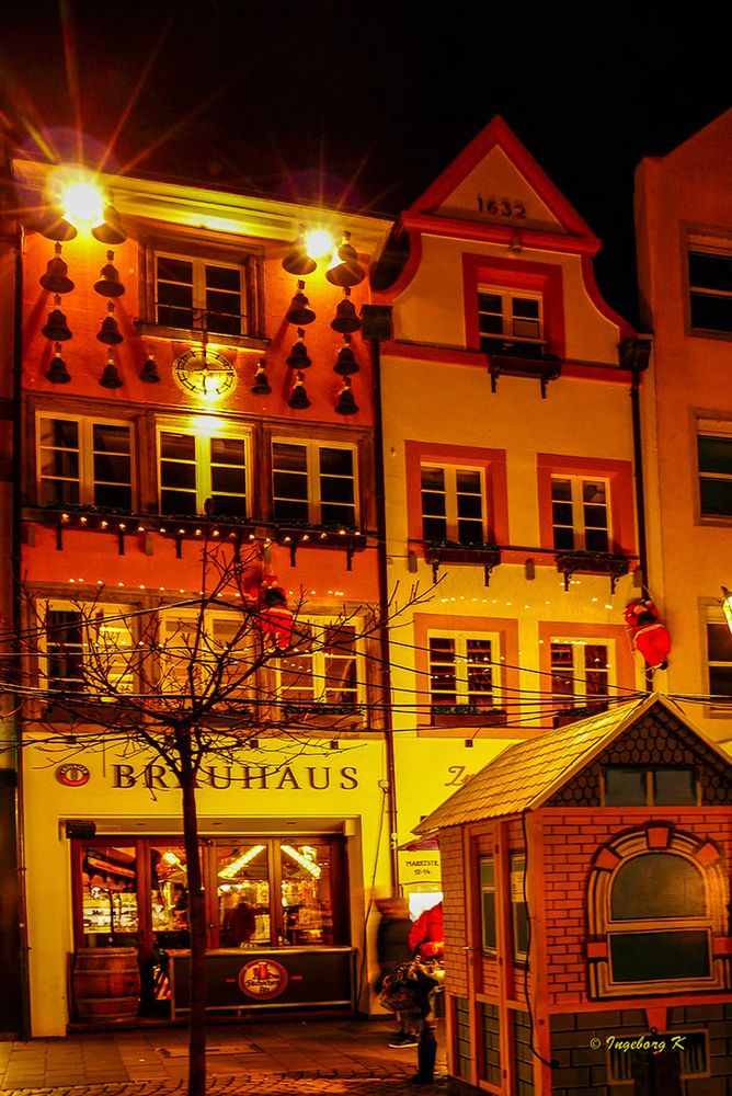 Düsseldorf - Weihnachtsmarkt Altstadt - schöne Hausdekoration