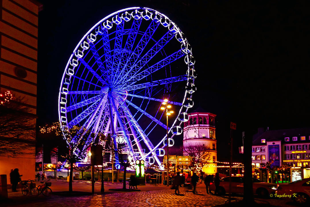 Düsseldorf - Weihnachtsmarkt -Riesenrad-am-Schloßturm