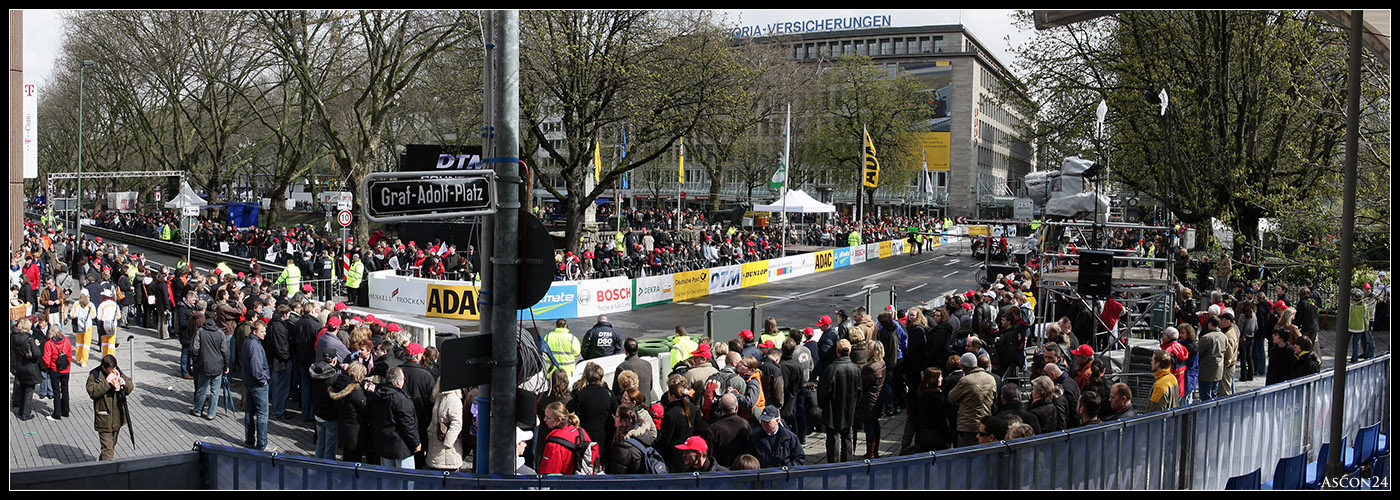 Düsseldorfer DTM Treff - Blick auf die Kurve