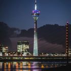 Düsseldorfer Fernsehturm bei Nacht