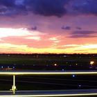 Düsseldorfer Flughafen ind er Dämmerung