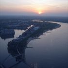 Düsseldorfer Hafen bei Nacht