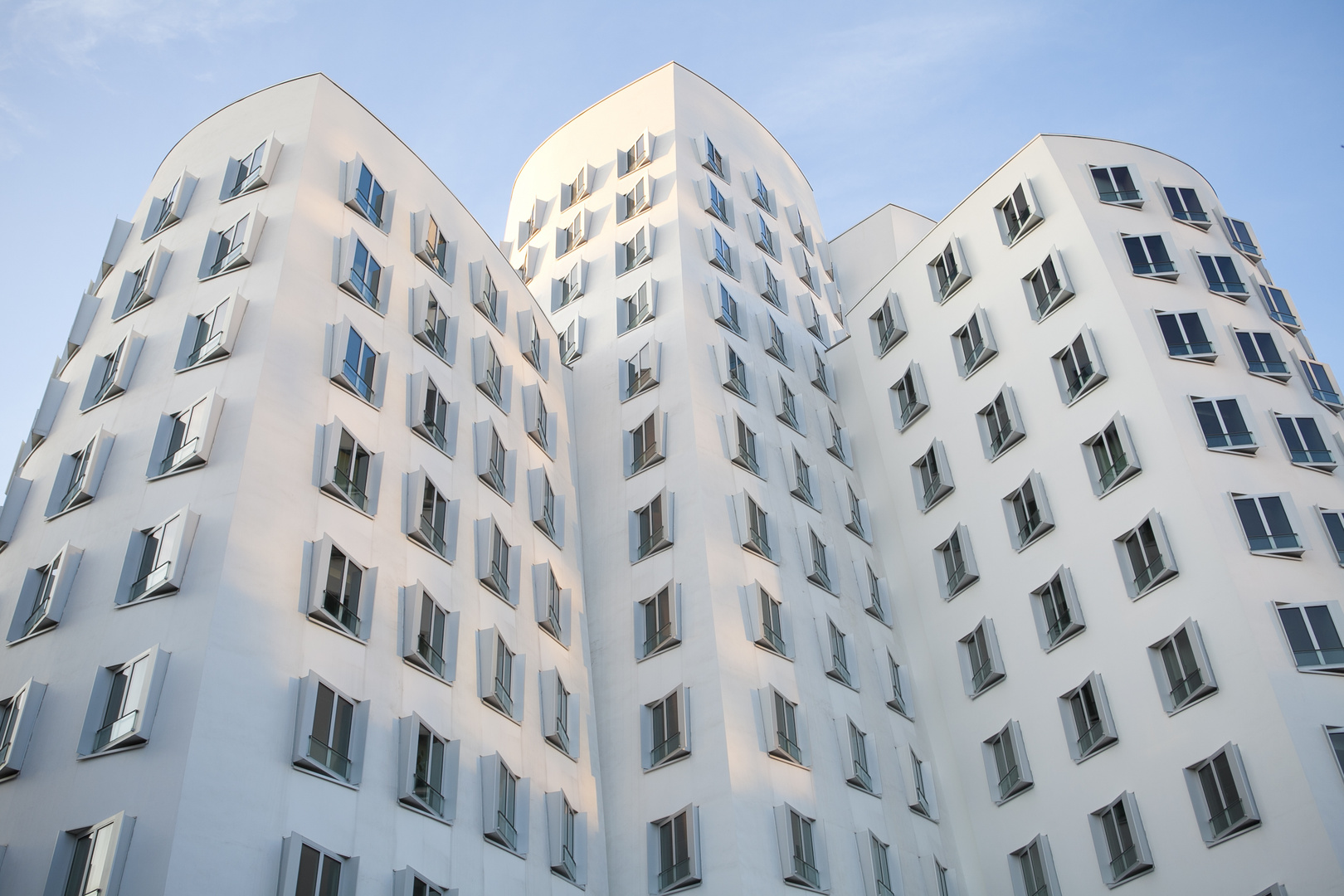 Düsseldorfer Hafen, Gehry Bauten