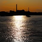 Düsseldorfer Hafen im Sonnenuntergang