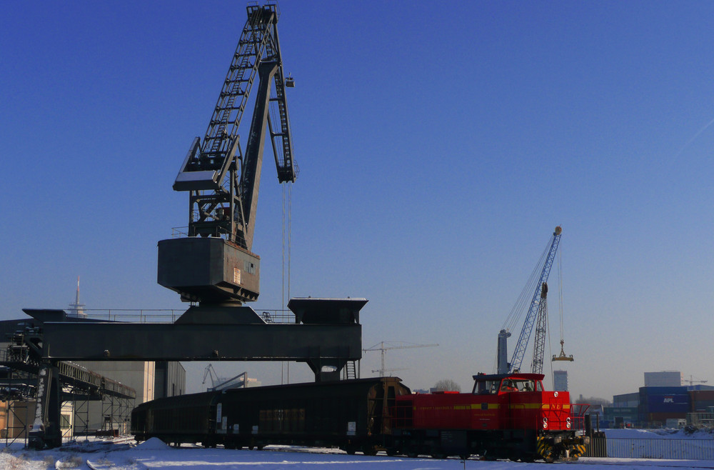 Düsseldorfer Industriehafen im Winter