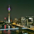 Düsseldorfer Medienhafen am Abend