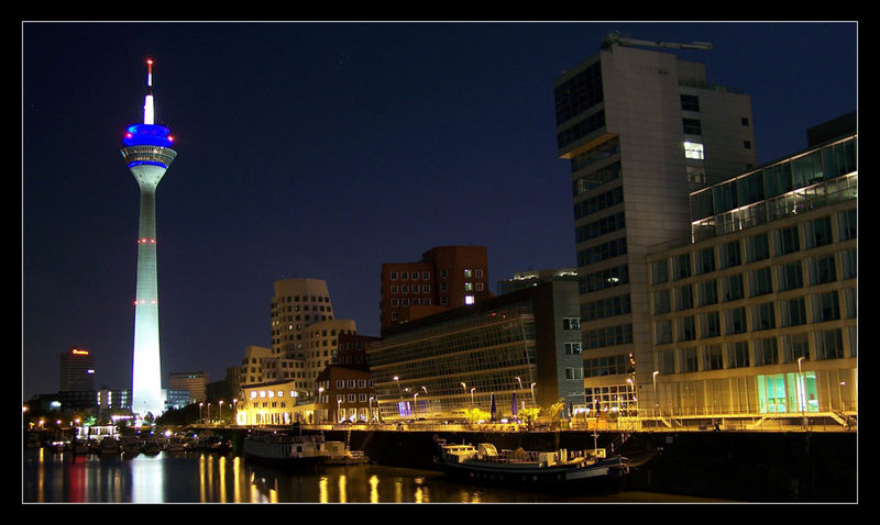 Düsseldorfer Medienhafen bei Nacht II