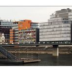 Düsseldorfer Medienhafen im buntem Becher-Stil (oder so ähnlich (-; )