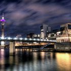 Düsseldorfer Medienhafen mit Rheinturm