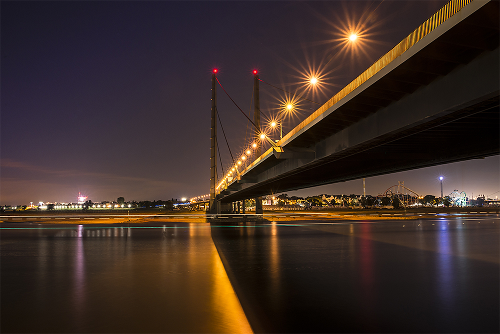 Düsseldorfer Rhein-Knie Brücke