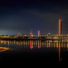 Düsseldorfer Rheinkniebrücke am Rhein