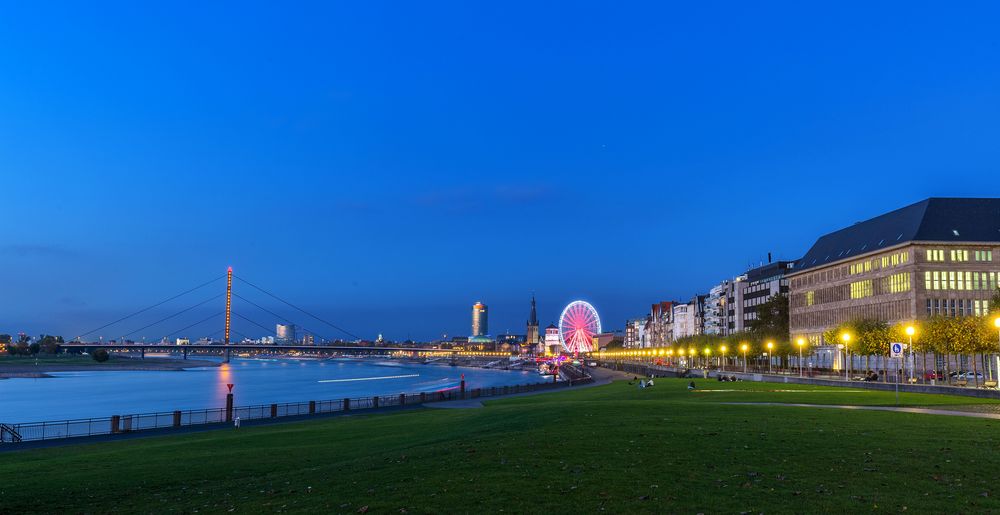 Düsseldorfer Rheinpromenade