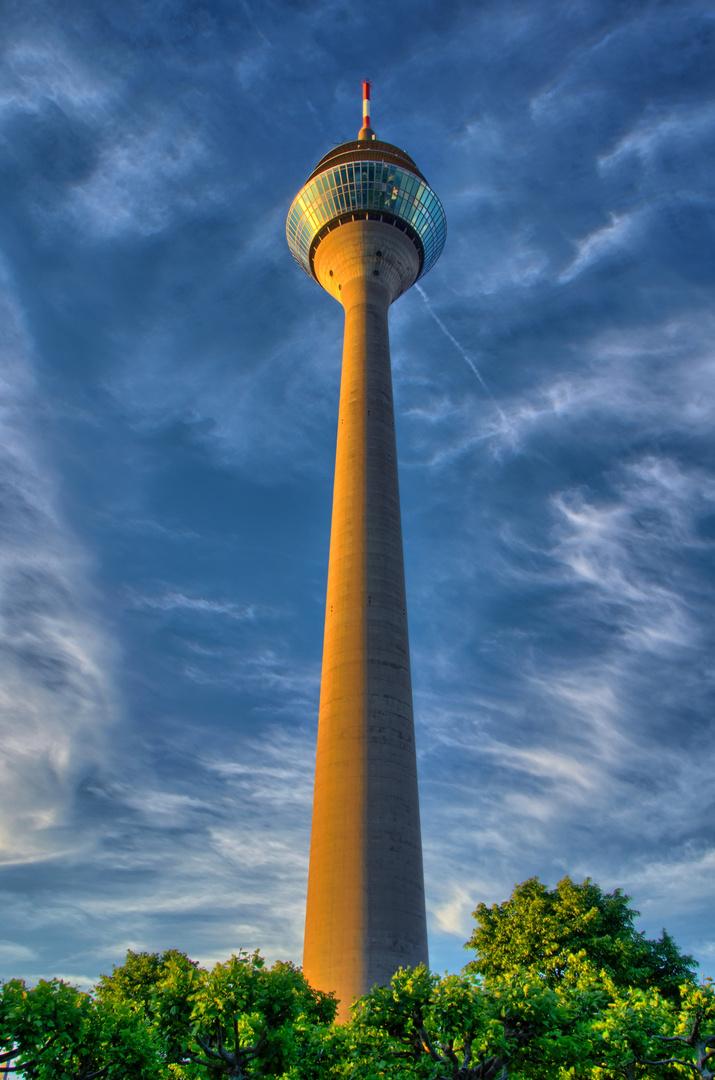 Düsseldorfer Rheinturm