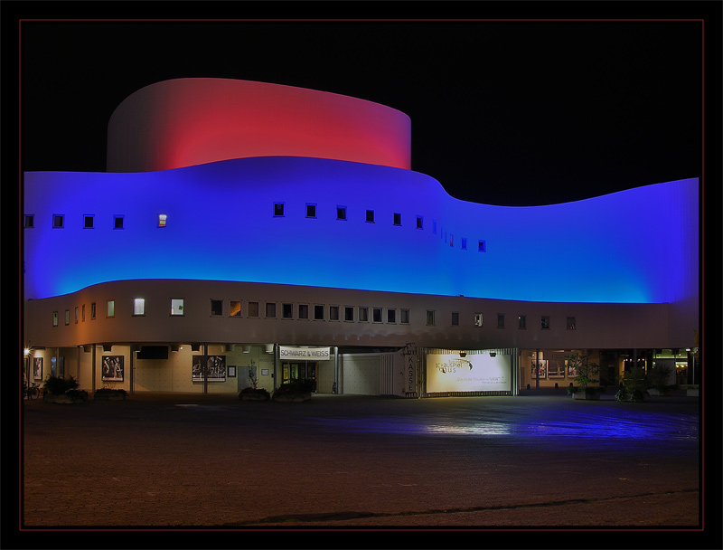 Düsseldorfer Schauspielhaus am Abend (reload)