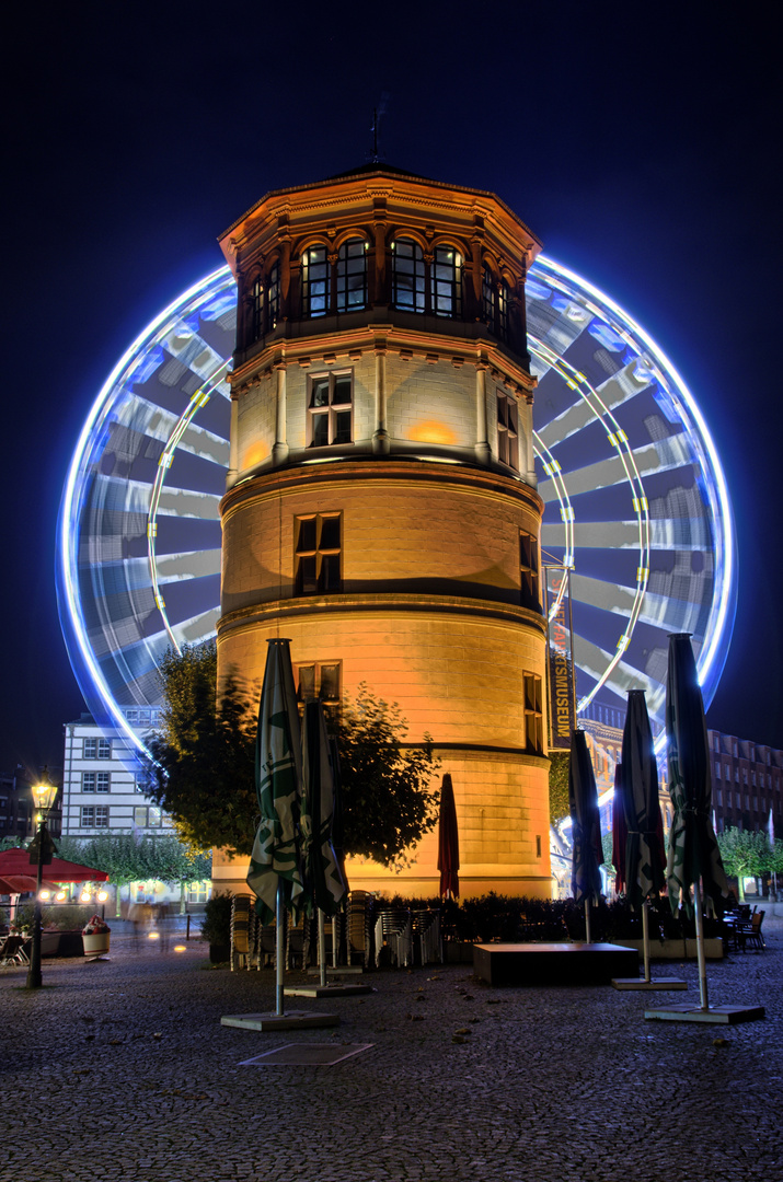 Düsseldorfer Schlossturm und Riesenrad