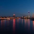 Düsseldorfer Skyline bei Nacht