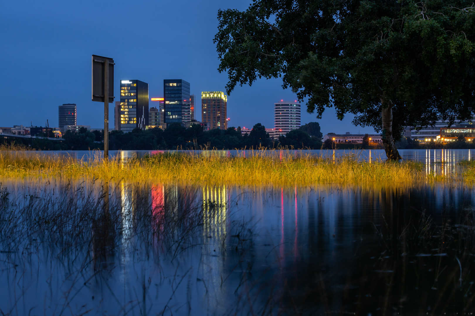 _düsseldorfer wasserspiegel_