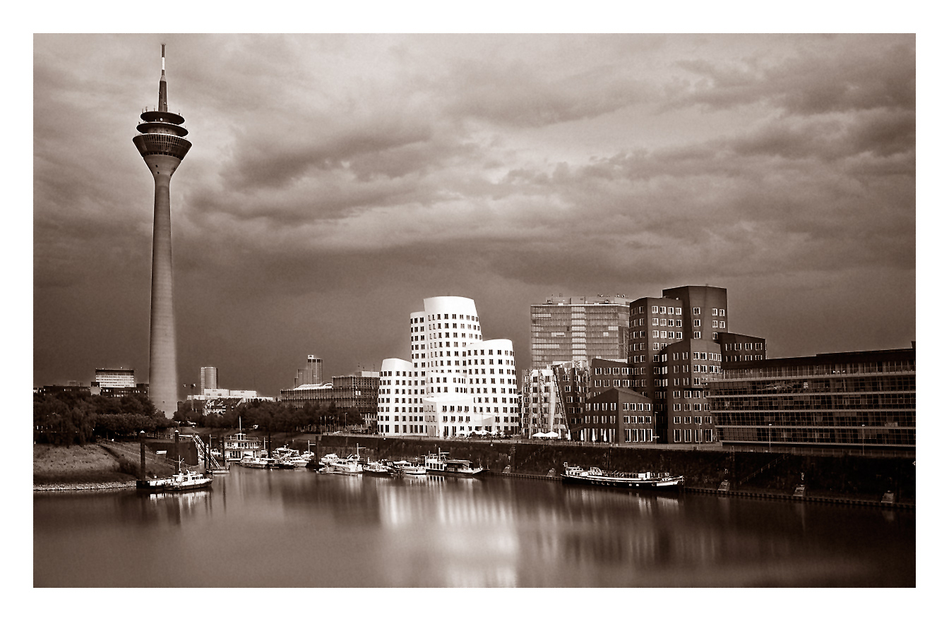 Düsseldorf...Medienhafen