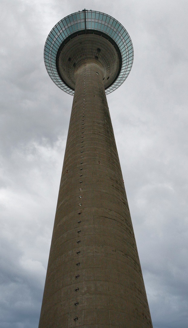 Düsseldorf_Rheinturm