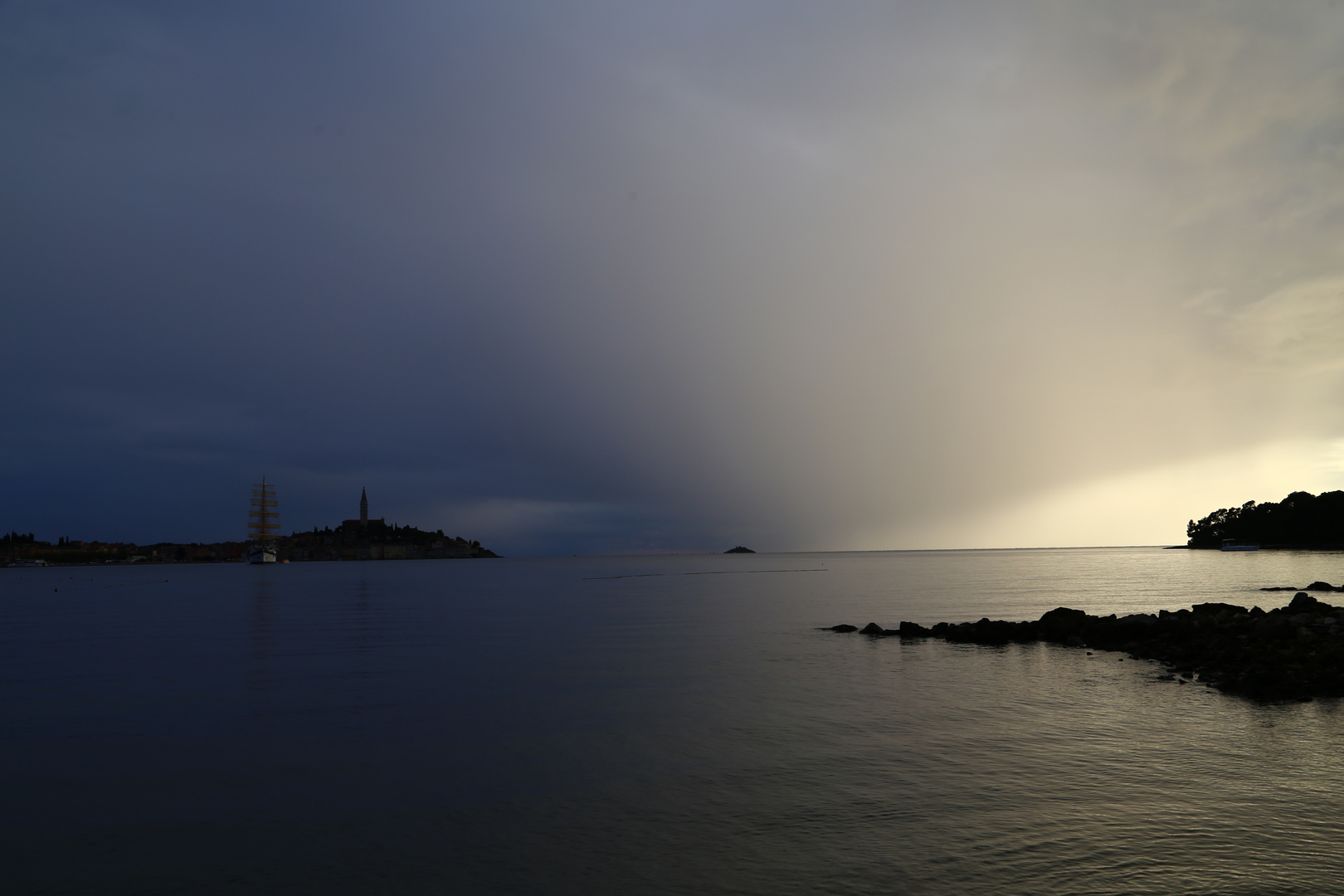 düster Abend vor Rovinj