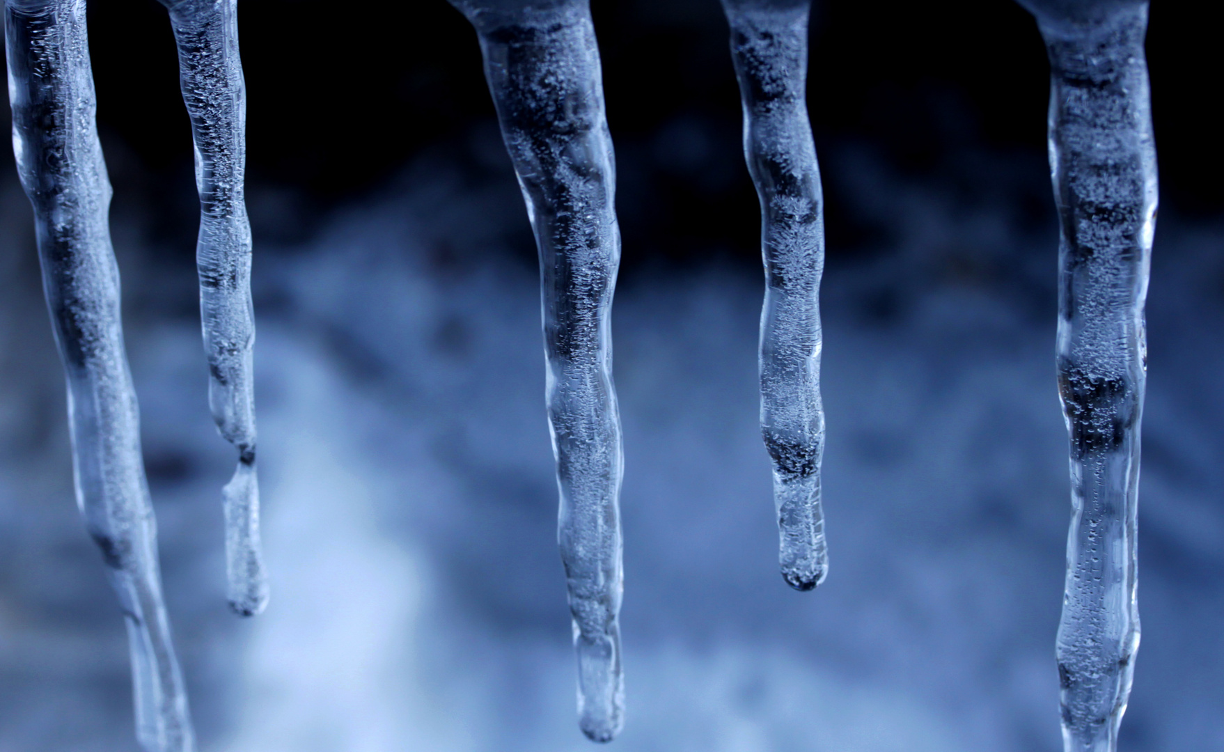 Düstere Eiszapfen