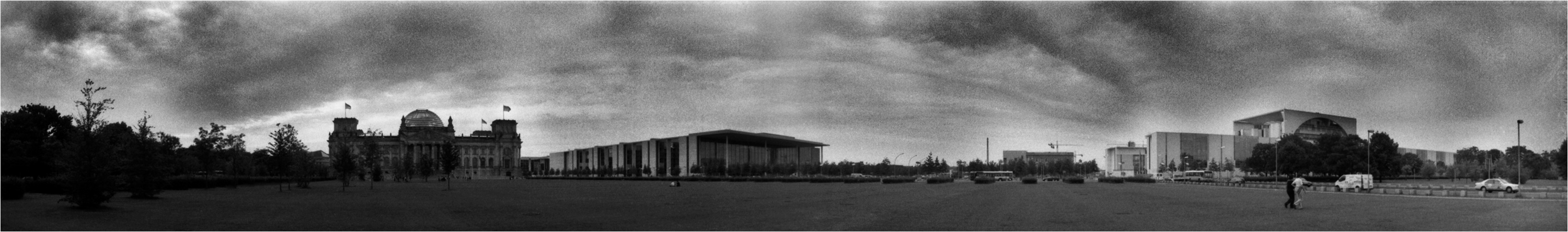 Düstere Wolken über Berlin