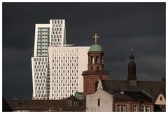 Düstere Wolken über Frankfurt