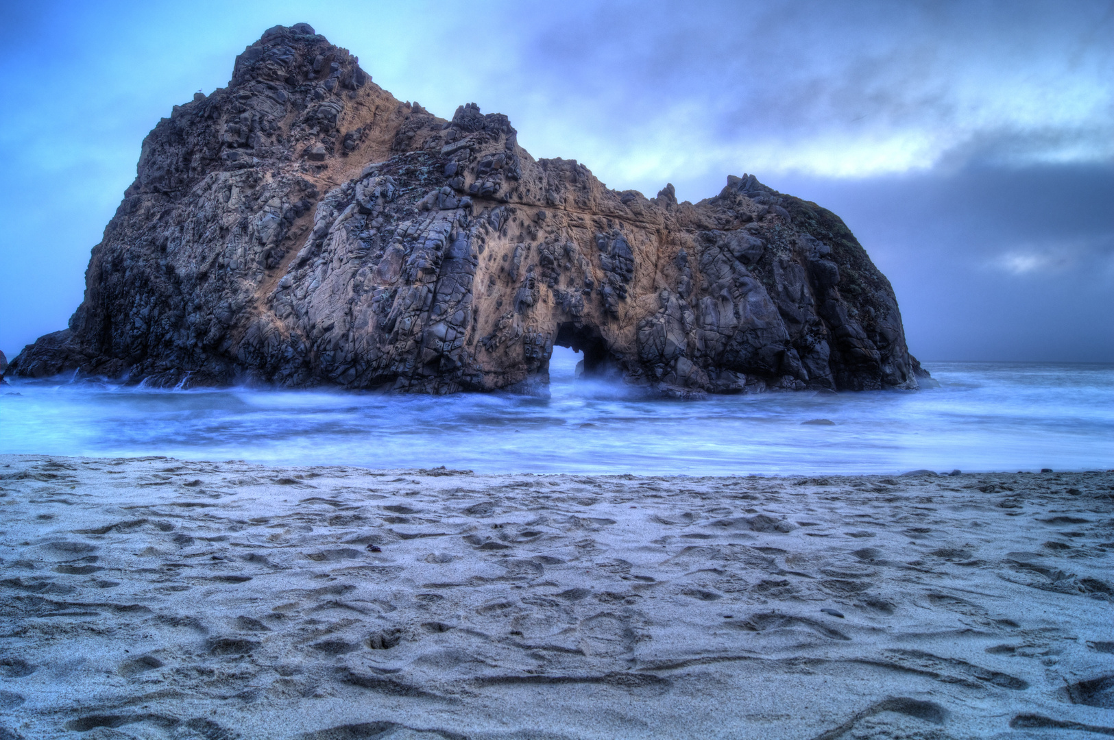 Düsterer Abend am Pfeiffer Beach