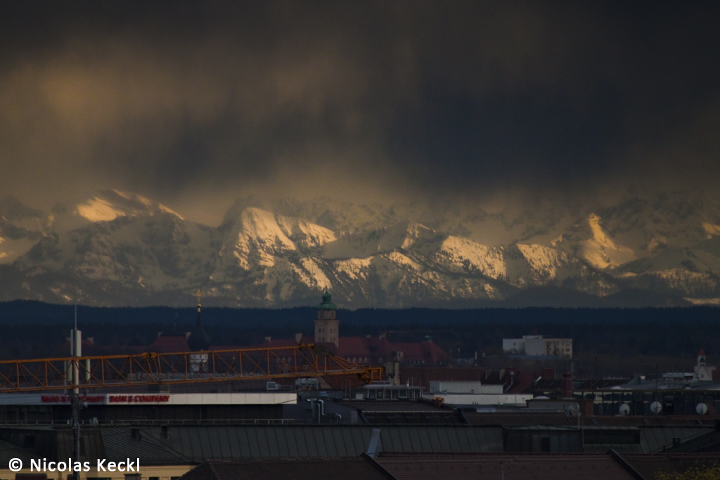 Düsteres Alpenwetter