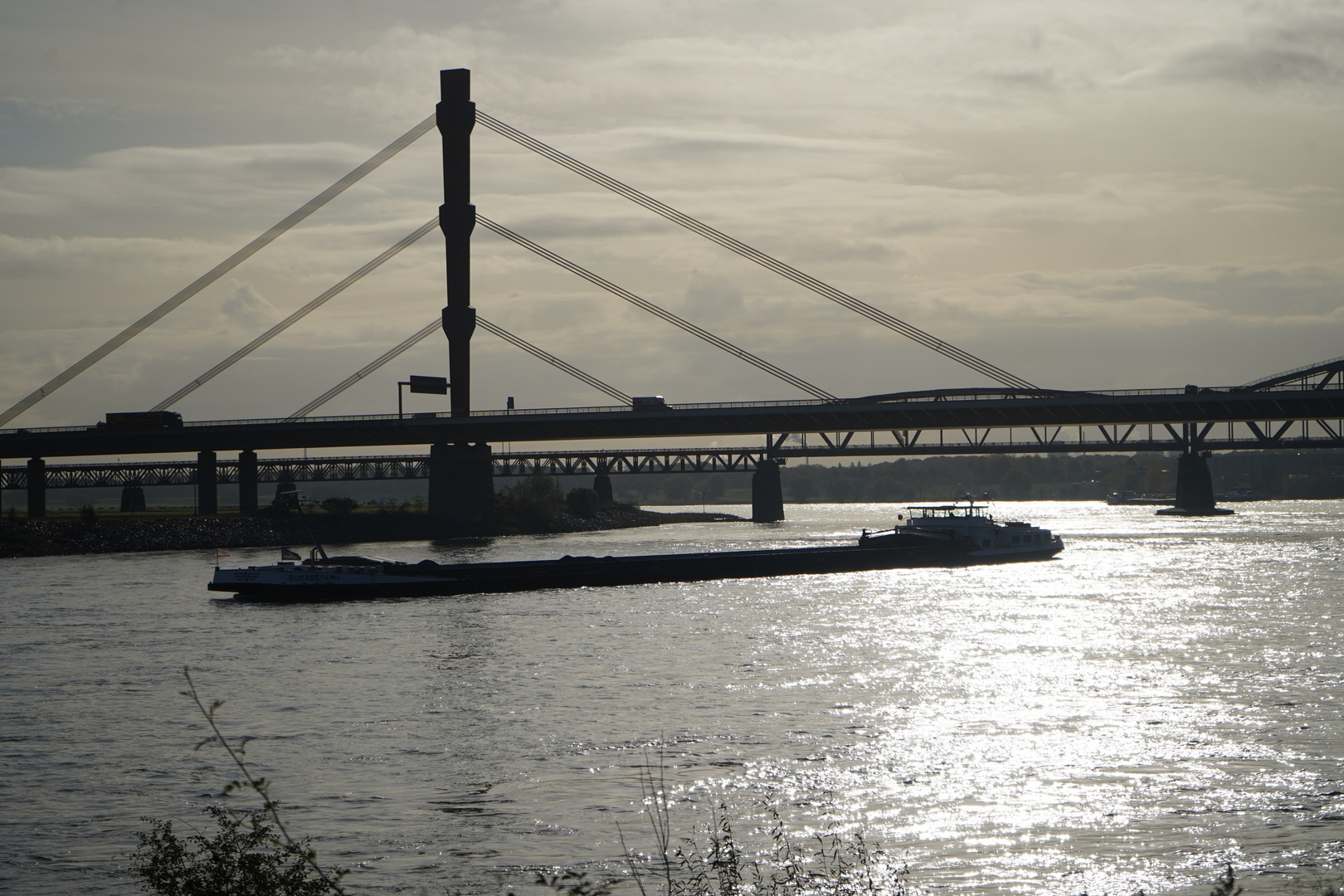 Duisburg-Baerl am Rhein 1