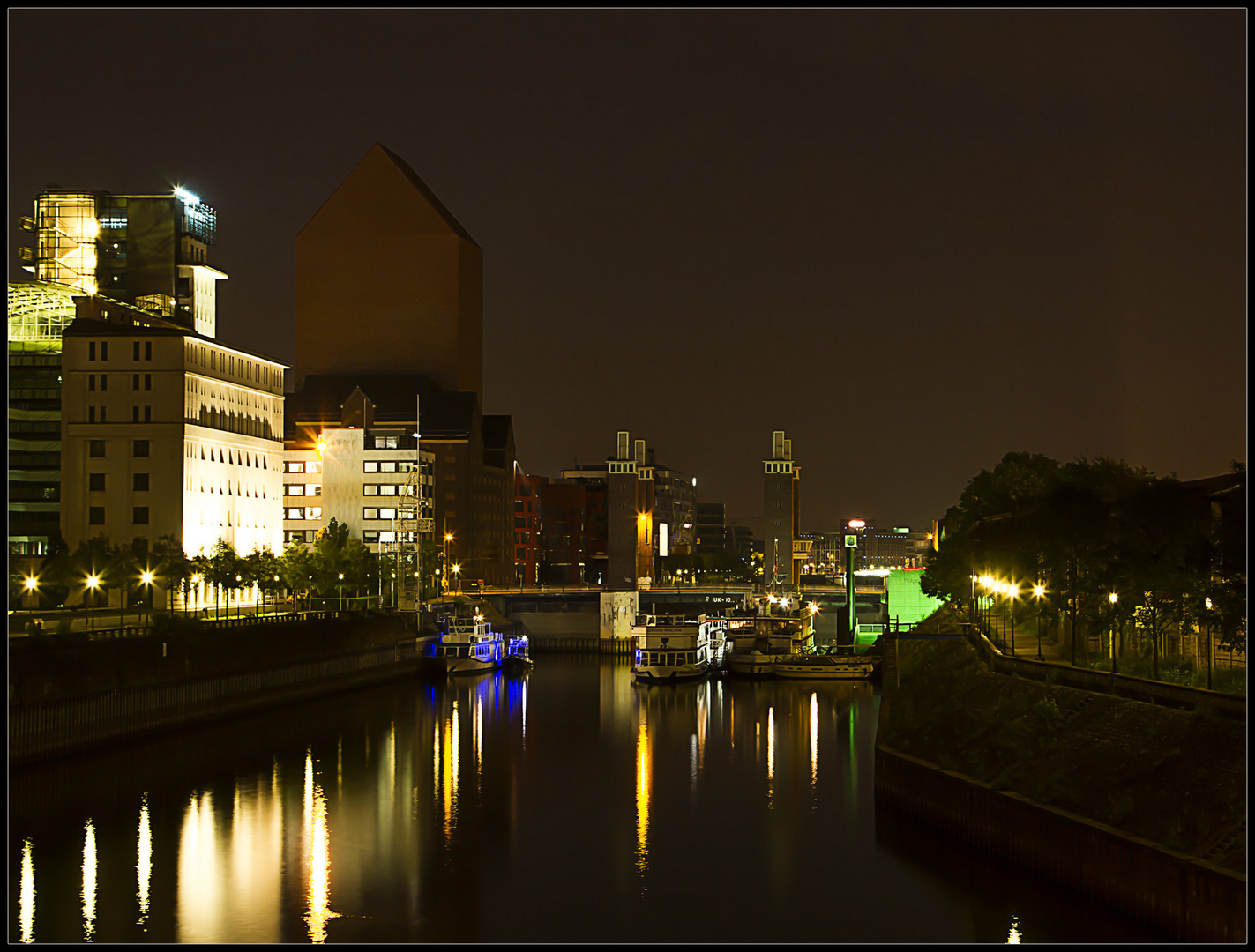 Duisburg bei Nacht