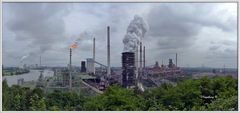 Duisburg - Blick vom Alsumer Berg - Kokerei Schwelgern in Aktion