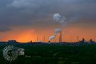 Duisburg - Blick vom Landschaftspark tief nach Westen - 18.06.07 - 21.00 Uhr von TK-Fotodesign