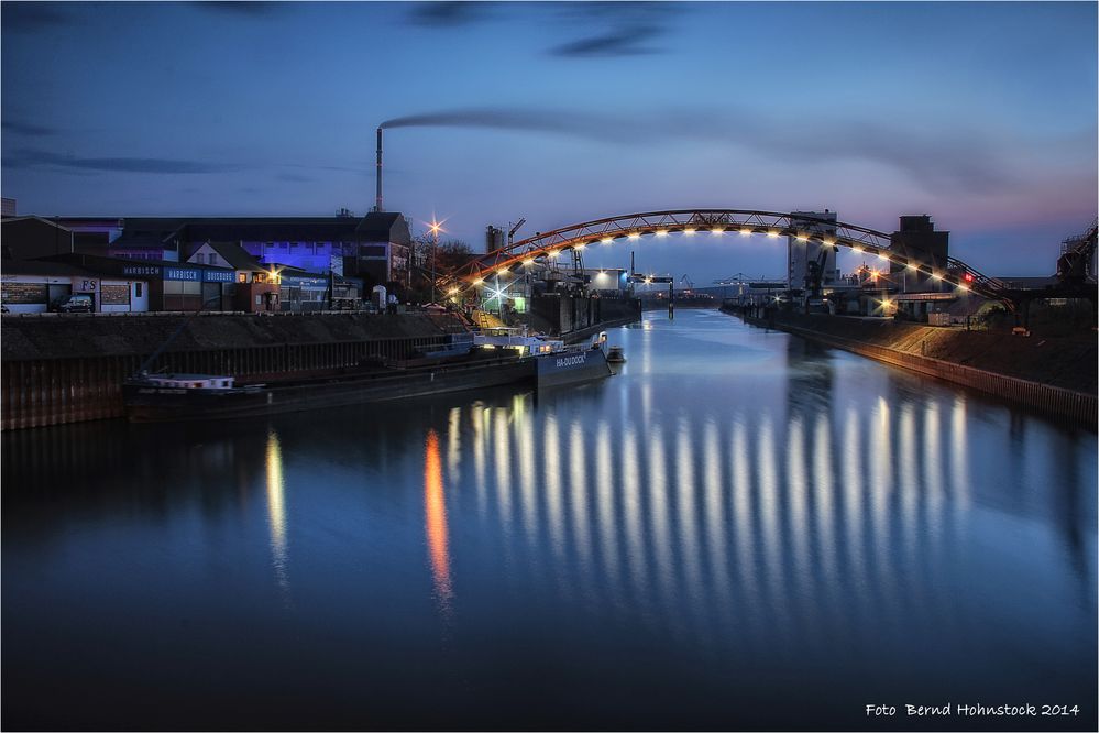 Duisburg Einfahrt Außenhafen ....