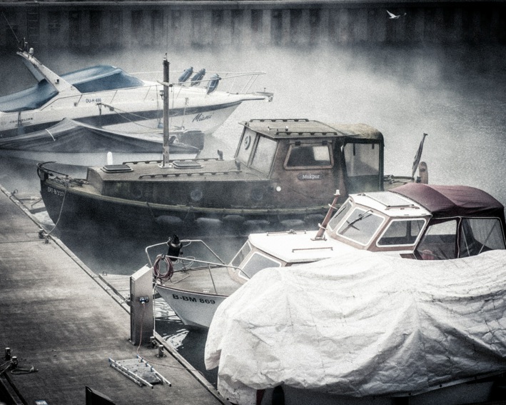 Duisburg - Hafenimpression - "vergessenes Schiff"