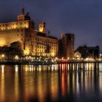 Duisburg Innenhafen bei Nacht