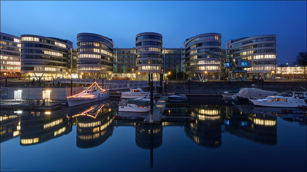 Duisburg Innenhafen - Five Boats