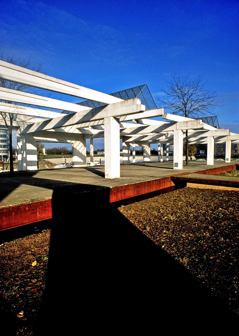 Duisburg Innenhafen - Garten der Erinnerung -3-