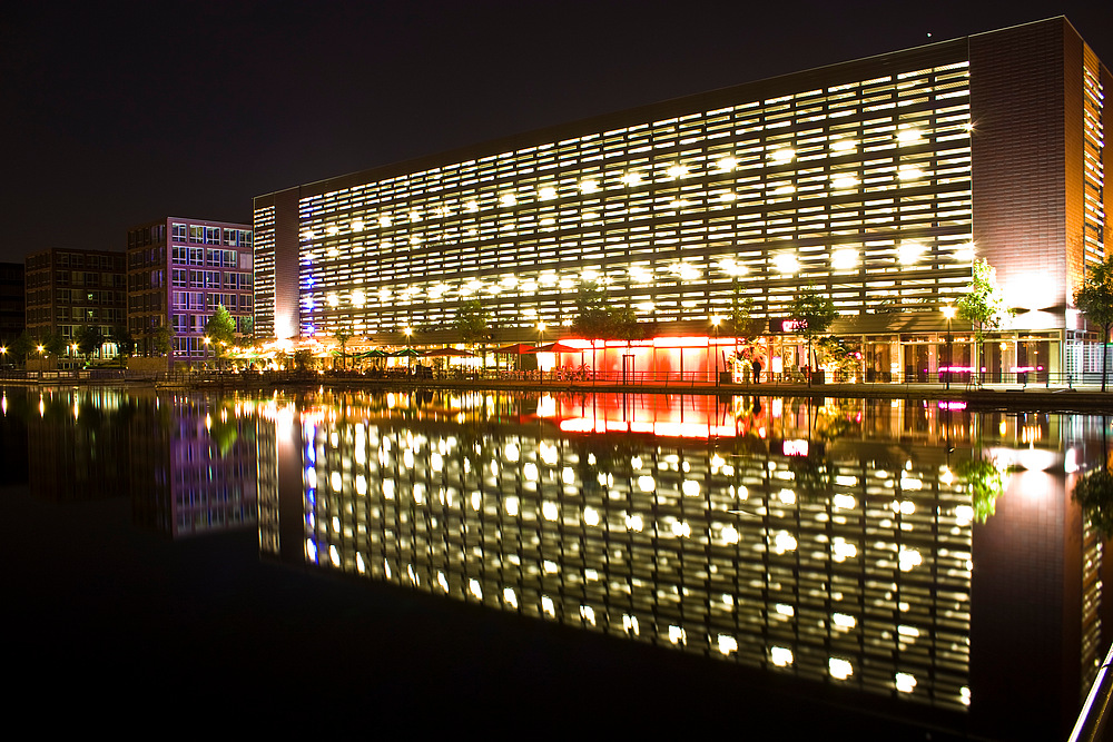 Duisburg innenhafen Parkhaus