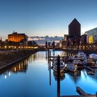 Duisburg Innenhafen zur Blauen Stunde