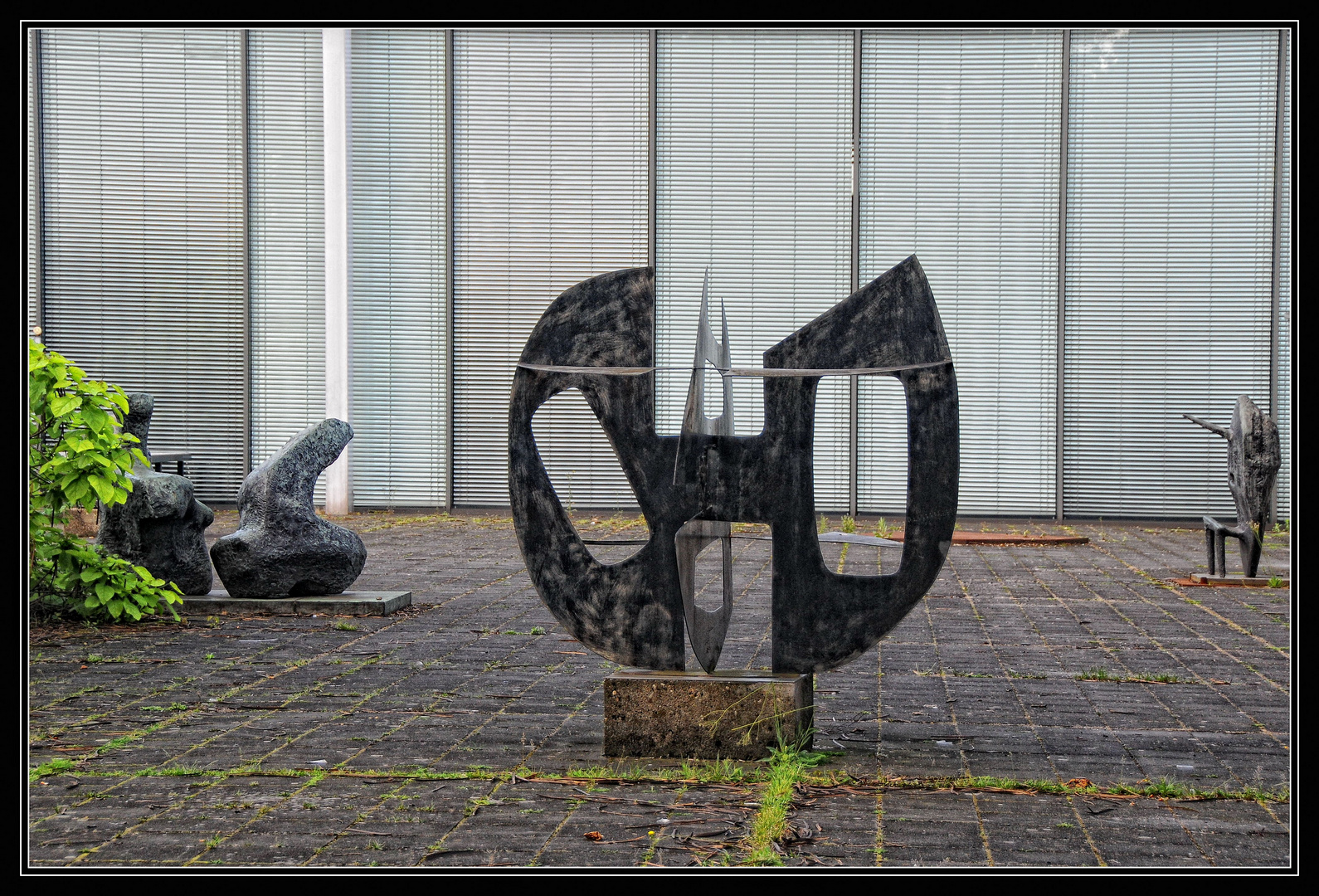 Duisburg : Lehmbruckmuseum Außenanlage