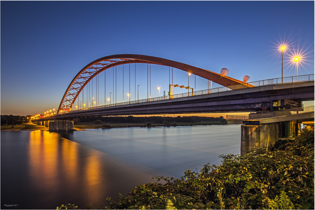 Duisburg Rheinbrücke Rheinhausen 2016-03