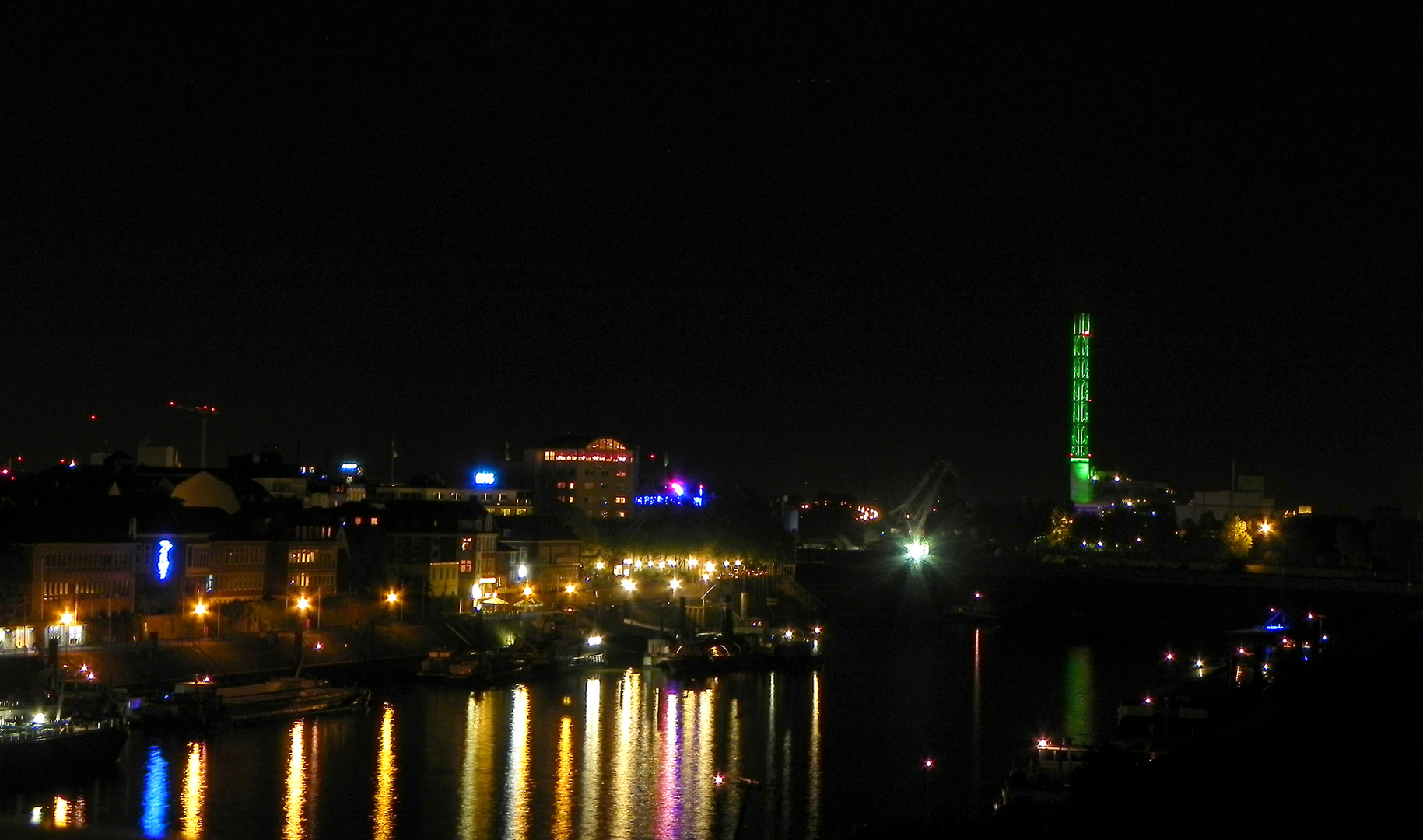 Duisburg-Ruhrort in der Nacht